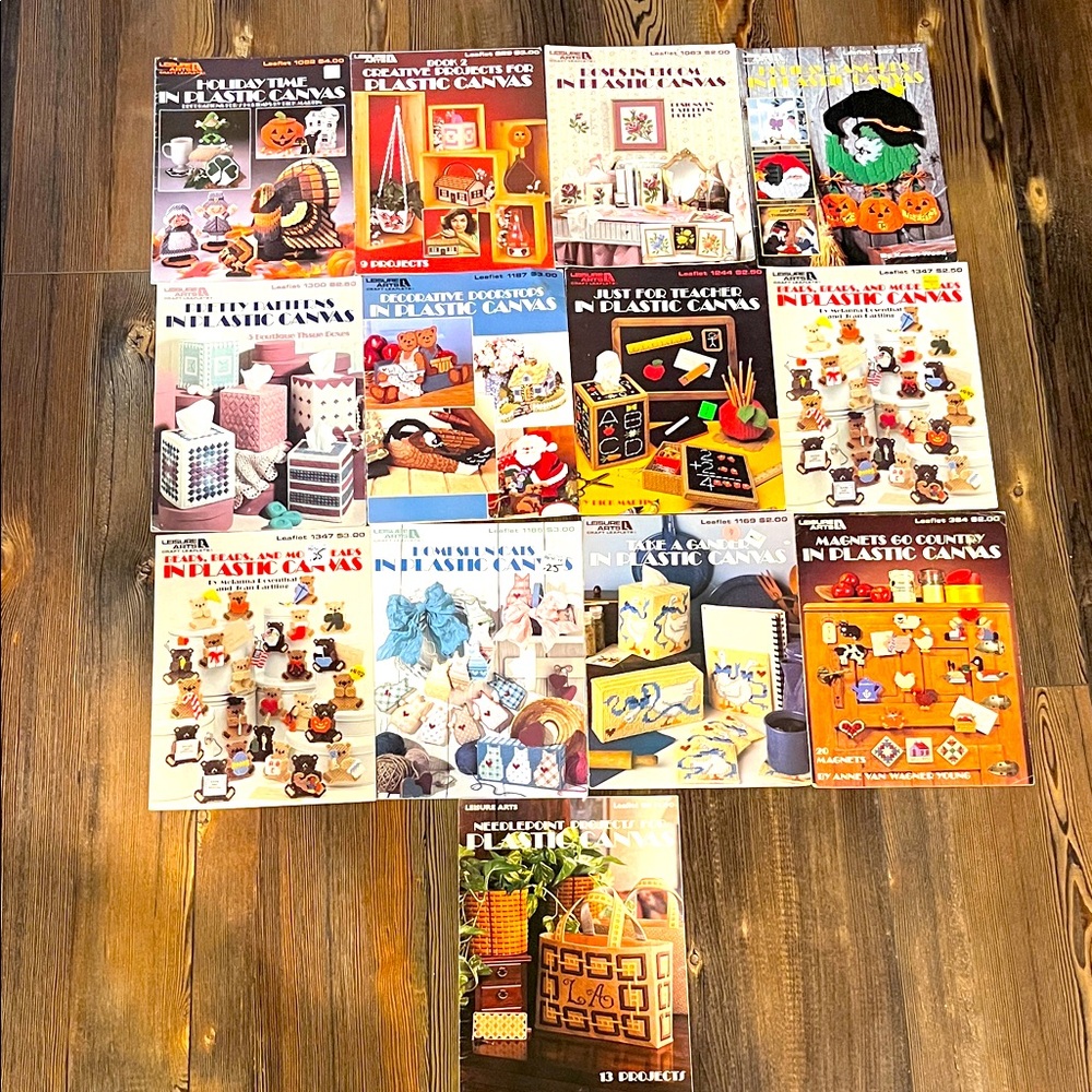 (13) Leisure Arts Craft Leaflets Plastic Canvas Projects